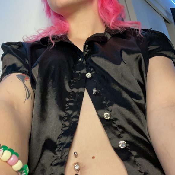 Black silky button up overshirt 💋🖤 - Picture 4 of 5